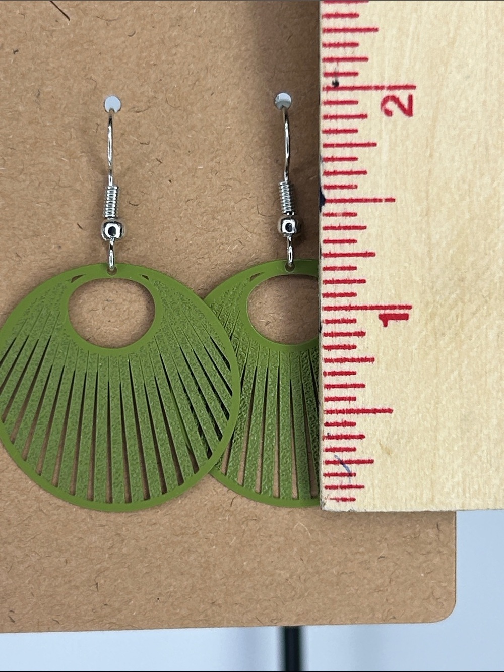 Green Filigree Fan Cut Drop Earrings Fashion Jewelry - Picture 2 of 4